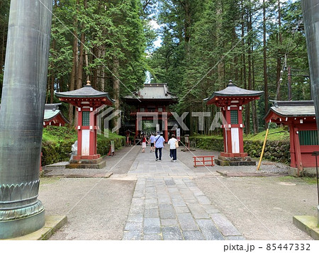 日光二荒山神社の楼門 85447332