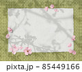 桜のシルエットが写る和紙とタタミ、散りゆく桜の花びら 85449166
