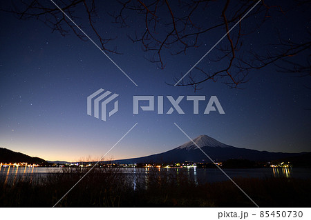 大石公園における富士夜景 <河口湖> 大石公園における富士夜景 <河口湖> 85450730