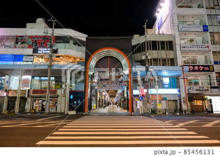 静岡県沼津市 夜の沼津仲見世商店 85456131