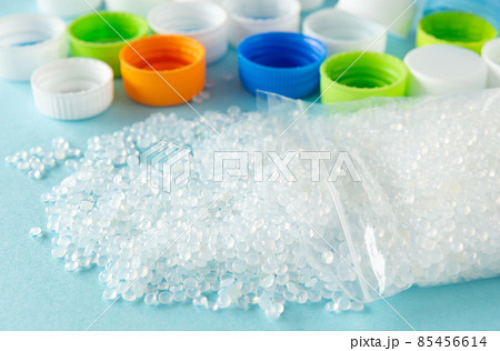 ペレットとペットボトルのキャップ　手芸用ペレット　手芸ペレット 85456614
