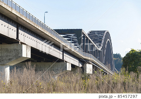 青空と橋 85457297