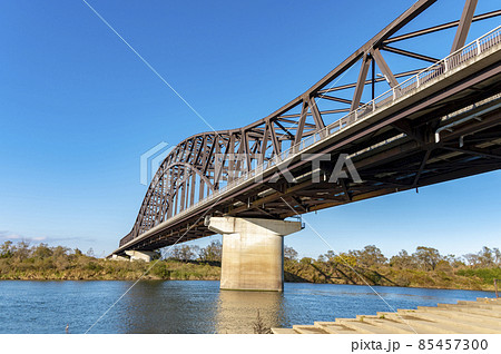 青空と橋 青空と橋 85457300