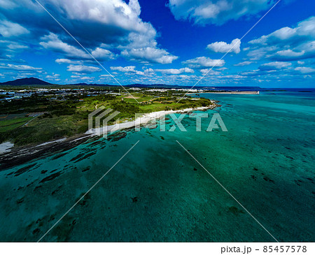 【沖縄・空撮】名護市豊原シーグラスビーチ(クンジタ浜)沖上空から辺野古沖方面の青い海を広角空撮⑤ 【沖縄・空撮】名護市豊原シーグラスビーチ(クンジタ浜)沖上空から辺野古沖方面の青い海を広角空撮⑤ 85457578
