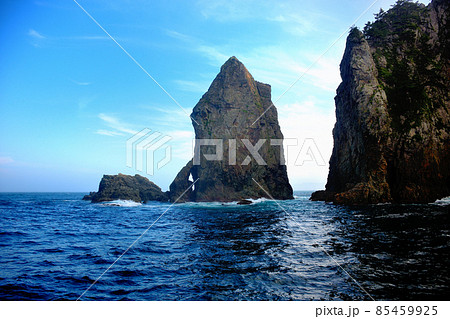 北山崎断崖クルーズ・アイヌの民話が残る矢越崎の象徴、ローソク岩・東北・岩手県・田野畑村(3) 北山崎断崖クルーズ・アイヌの民話が残る矢越崎の象徴、ローソク岩・東北・岩手県・田野畑村(3) 85459925
