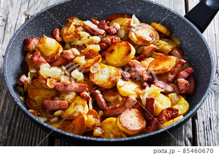 Bratkartoffeln, german potato with bacon and onion 85460670