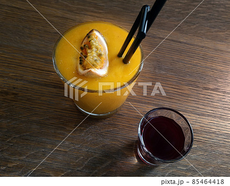 Delicious mango passion fruit smoothie 85464418