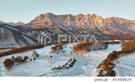 冬 雪景色 雪山 85468624
