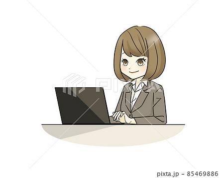 ノートパソコンを使っているスーツ姿の女性 85469886