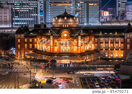 《東京都》東京駅・丸の内ビジネス街の夜景 85470271