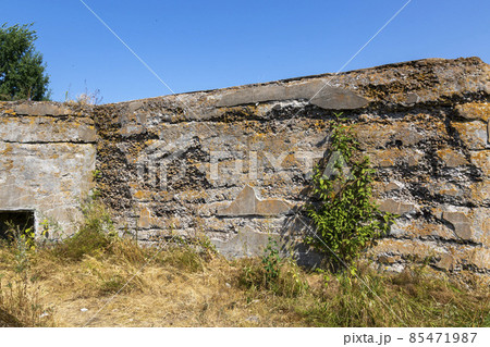 Gun position of the 19th century coastal fort on Kotlin Island in the Gulf of Finland 85471987