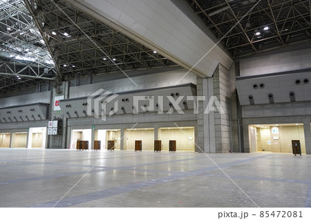 コミックマーケット設営中の誰もいない東京ビッグサイト東ホール 85472081