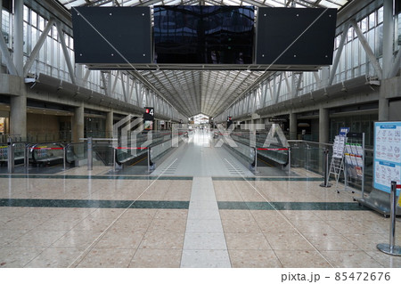 殆ど人がいない東京ビッグサイト東ホール 85472676