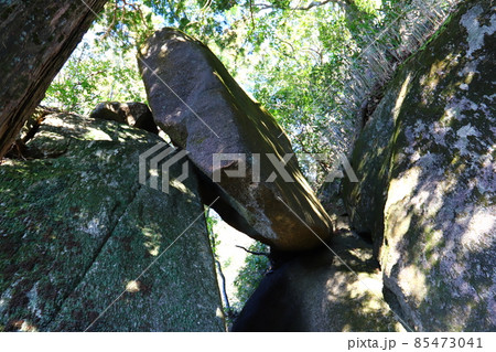 筑波山の弁慶の七戻り巨岩 85473041