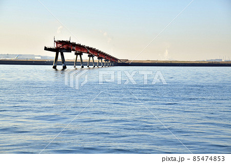 城南島海浜公園より羽田空港B滑走路(RWY22)方面を望む (東京都大田区)【2021.12】 城南島海浜公園より羽田空港B滑走路(RWY22)方面を望む (東京都大田区)【2021.12】 85474853
