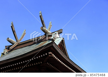 神社の屋根 (広島市安佐南区の大歳神社) 85475468