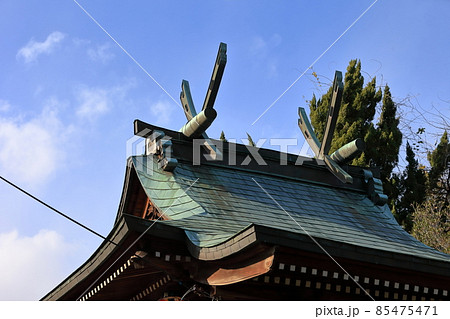 神社の屋根 (広島市安佐南区の大歳神社) 神社の屋根 (広島市安佐南区の大歳神社) 85475471