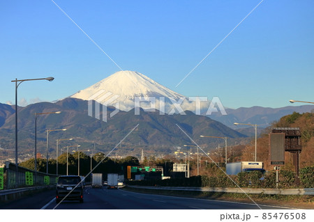 積雪した富士山 イメージ 積雪した富士山 イメージ 85476508