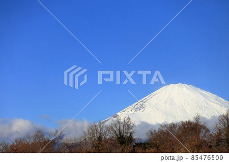 積雪した富士山　イメージ 85476509