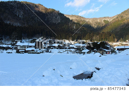 雪と美山かやぶきの里　【京都府】 85477343