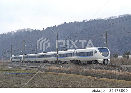 北陸本線　大土呂ー北鯖江　JR西日本　683系　T24＋T33編成（金沢）　サンダーバード 85478800