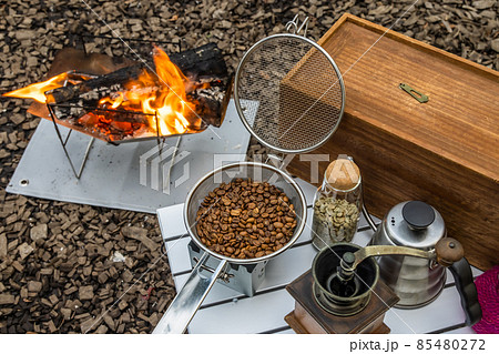 アウトドアでコーヒー Authentic coffee to enjoy outdoors アウトドアでコーヒー Authentic coffee to enjoy outdoors 85480272