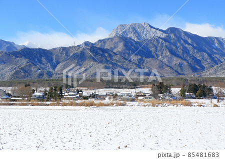 雪の安曇野 有明山山麓 雪の安曇野 有明山山麓 85481683