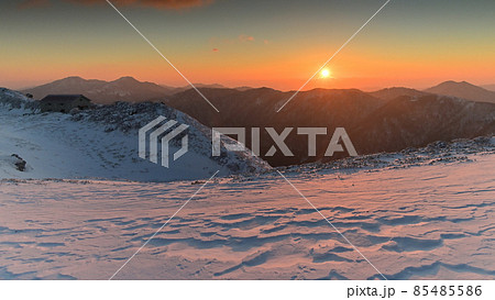 四国で最も美しい山「三嶺(みうね)」の冬景色 四国で最も美しい山「三嶺(みうね)」の冬景色 85485586