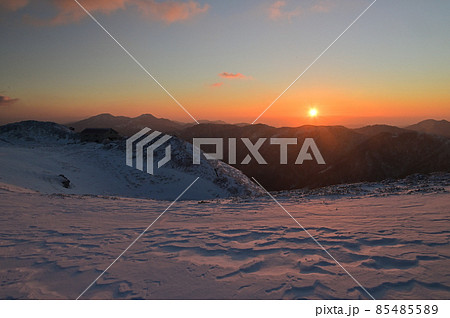 四国で最も美しい山「三嶺(みうね)」の冬景色 四国で最も美しい山「三嶺(みうね)」の冬景色 85485589
