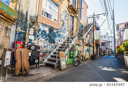 下北沢　路地風景 85485997