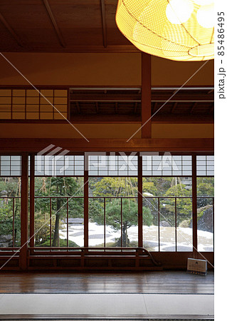 間から見える風景 間から見える風景 85486495