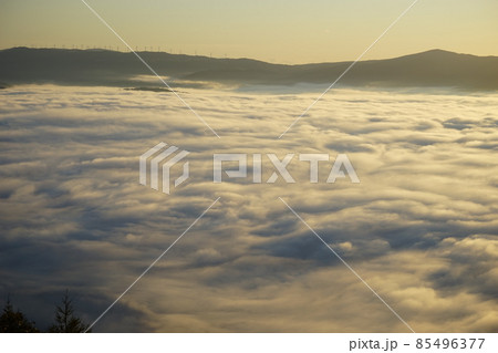 秋遠野盆地の雲海 秋遠野盆地の雲海 85496377