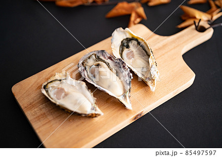 冬の味覚生真牡蠣 冬の味覚生真牡蠣 85497597