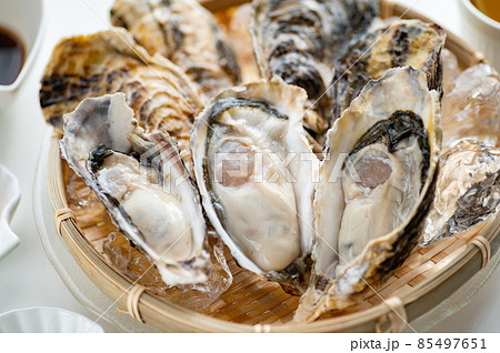 冬の味覚生真牡蠣 85497651