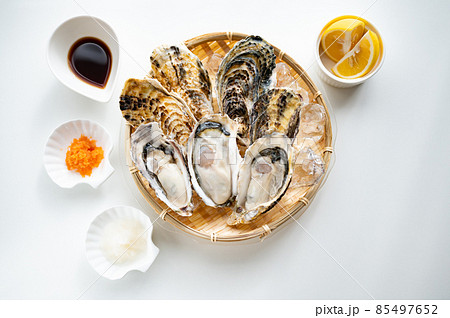 冬の味覚生真牡蠣 85497652