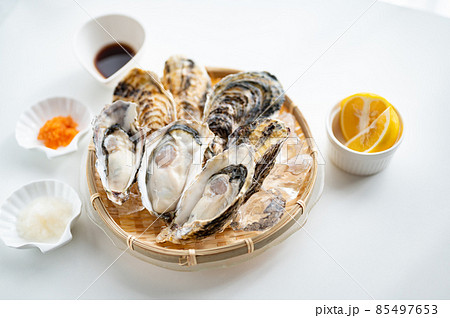 冬の味覚生真牡蠣 85497653