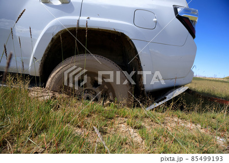 Offroad car got stuck in the mud 85499193