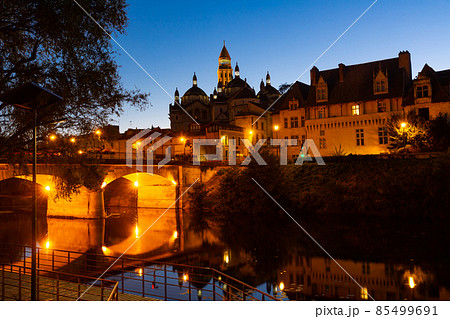 Perigueux city and Isle river at night 85499691