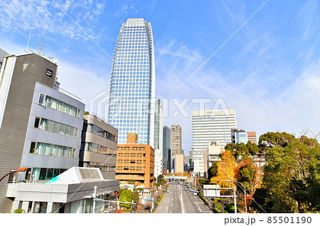 芝公園3丁目交差点より愛宕ヒルズ／虎ノ門ヒルズ方面を望む(東京都港区)【2021.12】 85501190