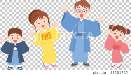 着物姿の家族4人 85501765