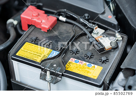 バッテリー 車 エンジンルーム バッテリー 車 エンジンルーム 85502769