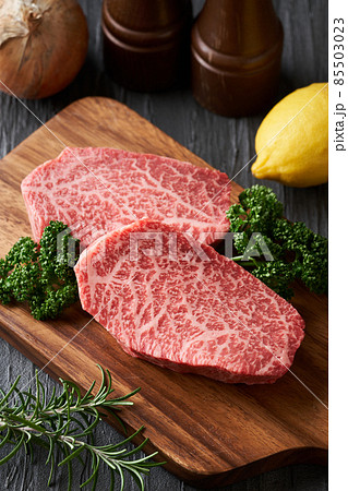国産和牛　厚切りモモ肉（シンシン） 85503023