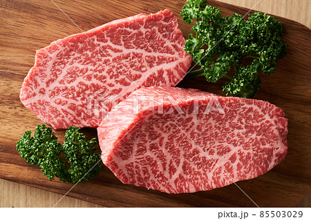 国産和牛 厚切りモモ肉(シンシン) 国産和牛 厚切りモモ肉(シンシン) 85503029