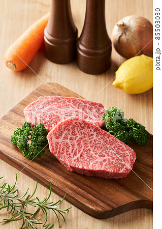 国産和牛　厚切りモモ肉（シンシン） 85503030