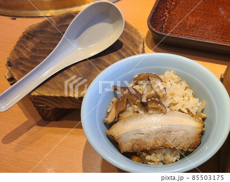 鹿児島黒豚の釜めし　黒千代香の出汁で2度おいしい 85503175