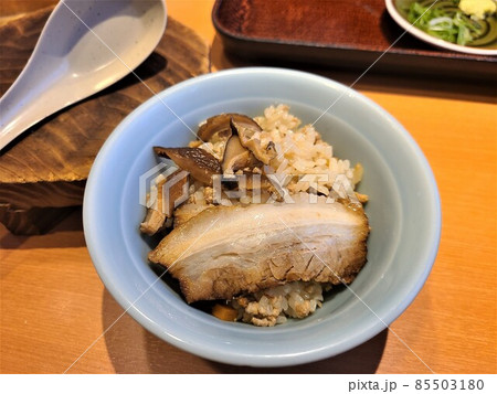 鹿児島黒豚の釜めし　黒千代香の出汁で2度おいしい 85503180