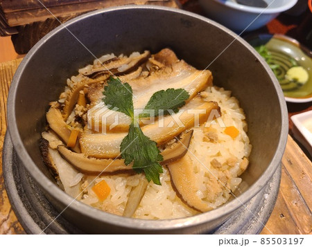 鹿児島黒豚の釜めし　黒千代香の出汁で2度おいしい 85503197