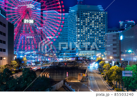 横浜みなとみらい地区の夜景写真 2021年12月撮影 横浜みなとみらい地区の夜景写真 2021年12月撮影 85503240