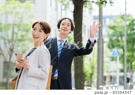 ビジネスパーソン　ミドル　屋外 85504347