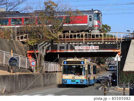 夙川付近を走る阪急バス 85505082
